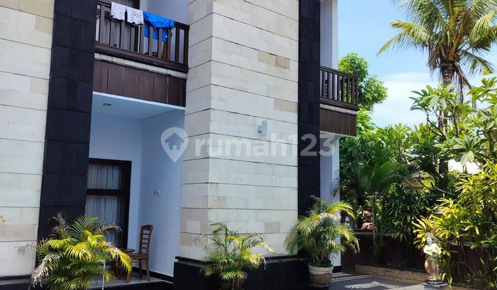Hotel Near Strategic Beach with Crowded Tourist Pool Kedonganan 2