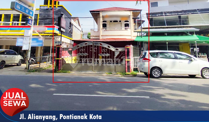 Roadside House. Can be used for Business.
