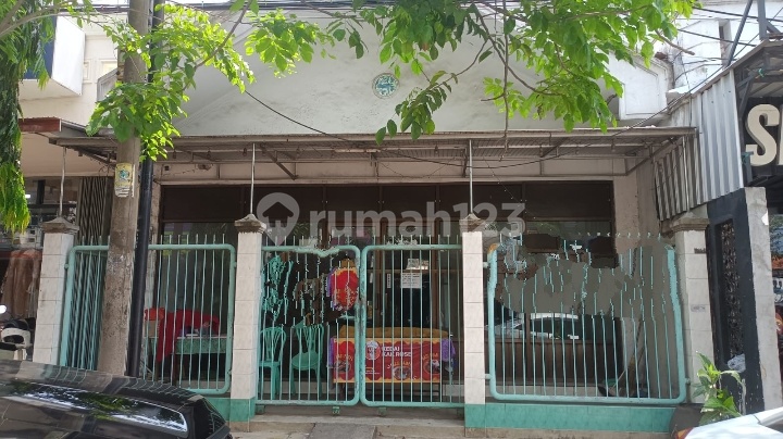 Business House 2 Floors on Moh Kholil Street, Central Bangkalan City, Busy Location Business House 2 Floors on Moh Kholil Street, Central Bangkalan City, Busy Location