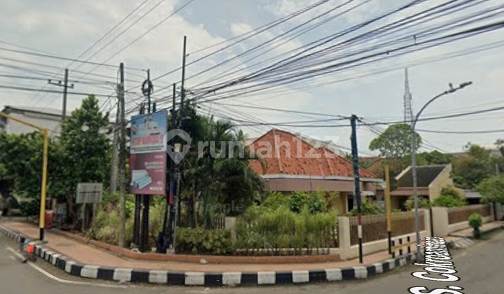 Corner House 750 m² Near Town Square, Demangan Mosque Bangkalan
