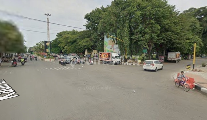 Corner House 750 m² Near Town Square, Demangan Mosque Bangkalan 2