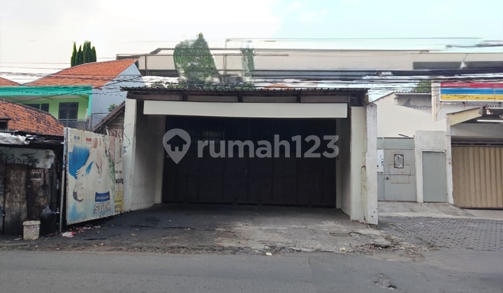 Shop & Warehouse with Rooftop at Menur Pumpungan Near Merr, Stiesia, Manyar 1
