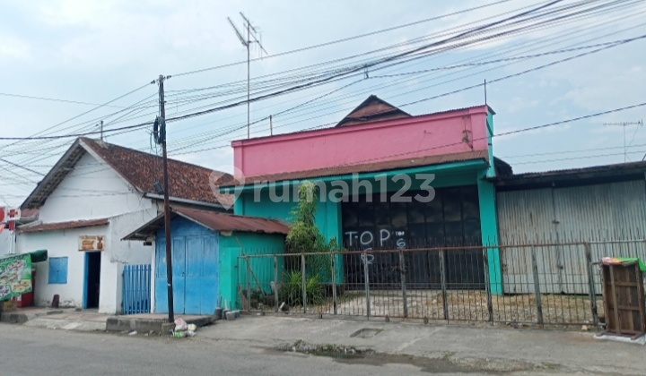 Business House on Jl Hasim Ashari Near Market, Town Square, School, Chinatown Business House on Jl Hasim Ashari Near Market, Town Square, School, Chinatown