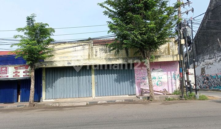 Corner Commercial House at Zero Point of Strategic Road Near Party Building, Business Location
