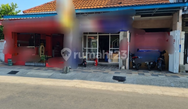 Business House with Business in the Center of Pati City. 7 Businesses Already Running