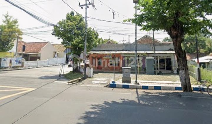 Corner House, Strategic Location, Jl. Erlangga & Panglima Sudirman, Pasuruan City Corner House, Strategic Location, Jl. Erlangga & Panglima Sudirman, Pasuruan City