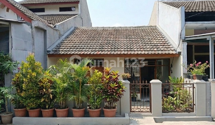 Cuma 375 Juta + Pekarangan Luas! Taman Duta di Depok yang "Semua Dekat": 2 Menit ke KRL, 5 Menit ke Mall. Cuma 375 Juta + Pekarangan Luas! Taman Duta di Depok yang "Semua Dekat": 2 Menit ke KRL, 5 Menit ke Mall.