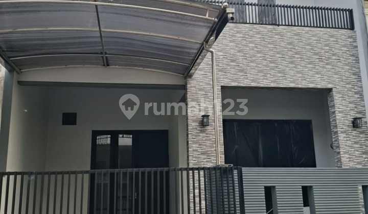 [ Dijual ] Rumah Baru di Bawah 2M ? Hanya 5 Menit ke Park Shanghai,Pakuwon City Mall dan Lapangan Padel !