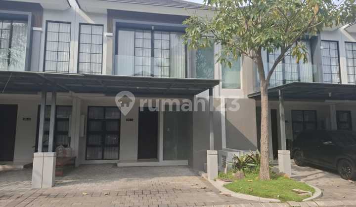 [ Dijual ] Rumah American Classic dengan Harga yang Masih Masuk Akal di Pakuwon City !