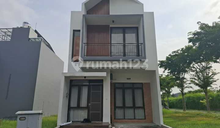 [ Disewakan ] Rumah Baru di Kawasan Premium Pakuwon City dengan Lingkungan Cluster Tenang & Rapi.
