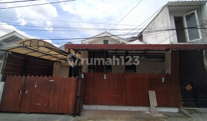 Rumah Murah Tanah Luas Loaksi di Bintaro Sektor 9, Tangsel.