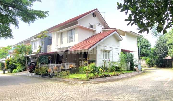 Rumah Posisi Hook di Emerald Bintaro Jaya
