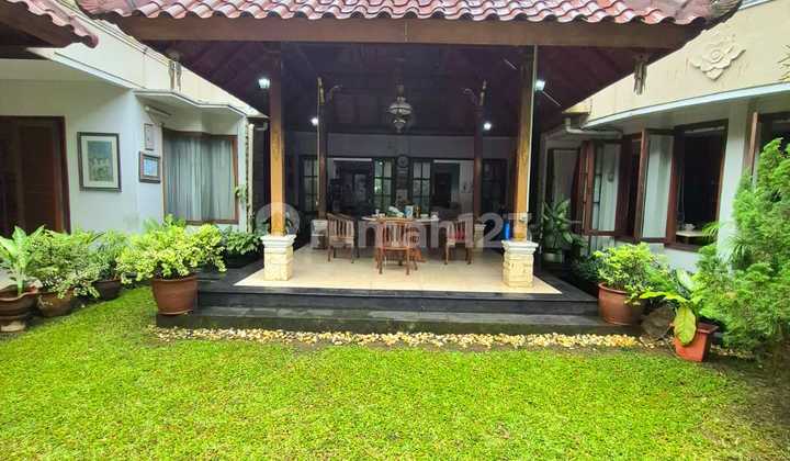 Rumah Siap Huni Ada Halaman Belakang Luas di Bintaro, Tangsel 2