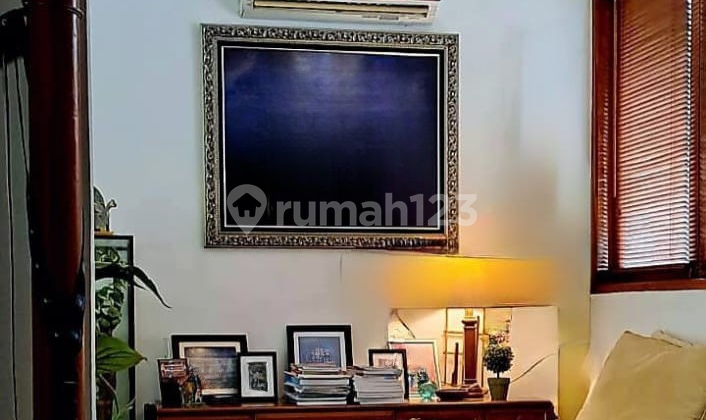 Di Jual Rumah Siap Huni Luas di Bintaro Sektor 8 2