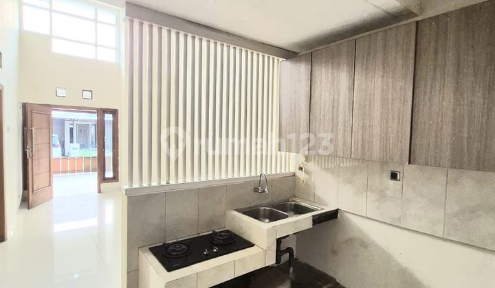 Di Jual Rumah Strategis di Bintaro Sektor 9 2
