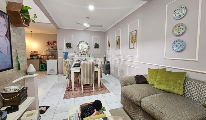 Rumah Dijual Tanah Luas Lokasi di Puri Bintaro 2