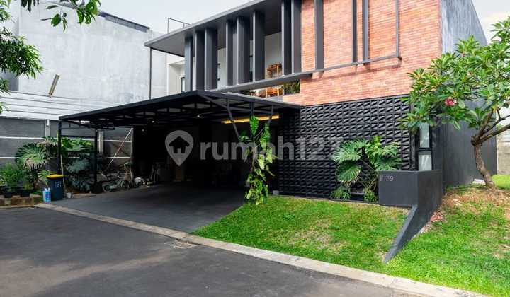 For Sale Ready-to-Occupy House with Private Pool in Emerald Bintaro For Sale Ready-to-Occupy House with Private Pool in Emerald Bintaro