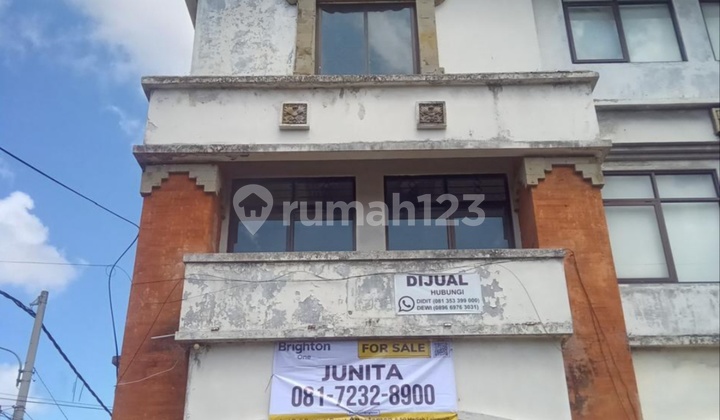 Dijual Cepat Lokasi Sangat Strategis Dijual Cepat Lokasi Sangat Strategis