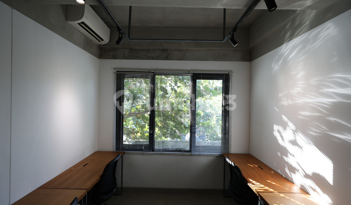 Office Space For Rent With A Capacity Of 4 People With Complete Facilities