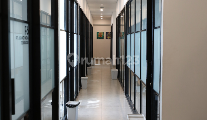 Co-Working Space For 10 Pax, With Communal Space & Fully Equipped