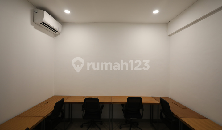 Modern Co-Working Space With A Capacity Of 5 People And Complete Facilities 2
