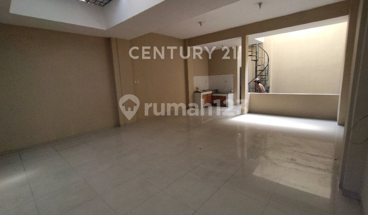 Mekarwangi 2-Story Shop House with Rooms, Suitable for Office 2