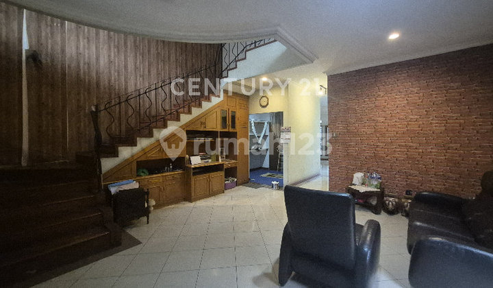 Rumah di Sayap Dago Mainroad Jl Sulanjana Strategis