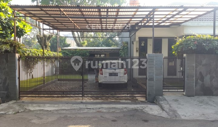 Rumah Asri Siap Huni di Jl Pinguin Andir Rumah Asri Siap Huni di Jl Pinguin Andir
