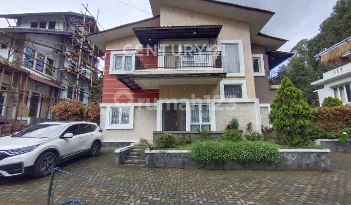 Rumah Villa di Villa Istana Bunga Parongpong Lembang Bandung Rumah Villa di Villa Istana Bunga Parongpong Lembang Bandung