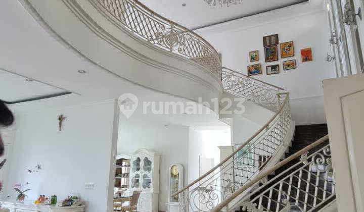 Rumah Super Mewah Sultan di Setraduta Dago Bandung 2