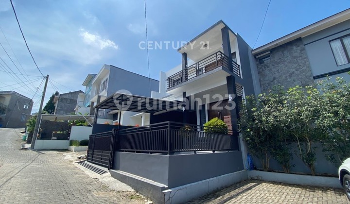 Luxury House Ready to Occupy in Kolonel Masturi, Lembang 1