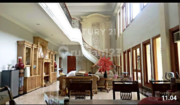 Rumah Mewah Asri Main Road, Batununggal Bandung