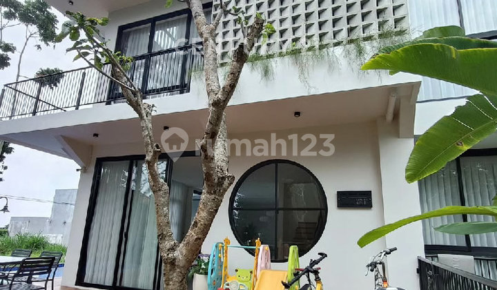 Villa Cantik Trinity in Lembang Area Has a Swimming Pool