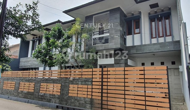 Rumah Cantik Siap Huni di Komplek Megabrata Bandung