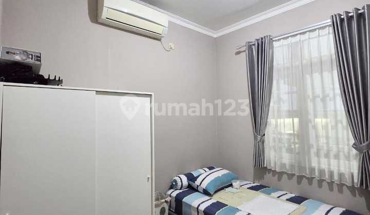 House, 2 Floors, Freehold Certificate, in Legenda Wisata 2