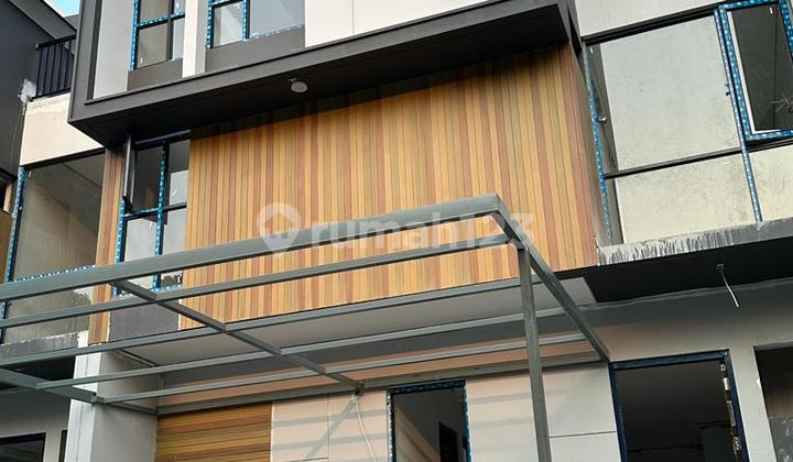 For Sale, Ready-to-Live-In House Inside the Kota Wisata Cluster.