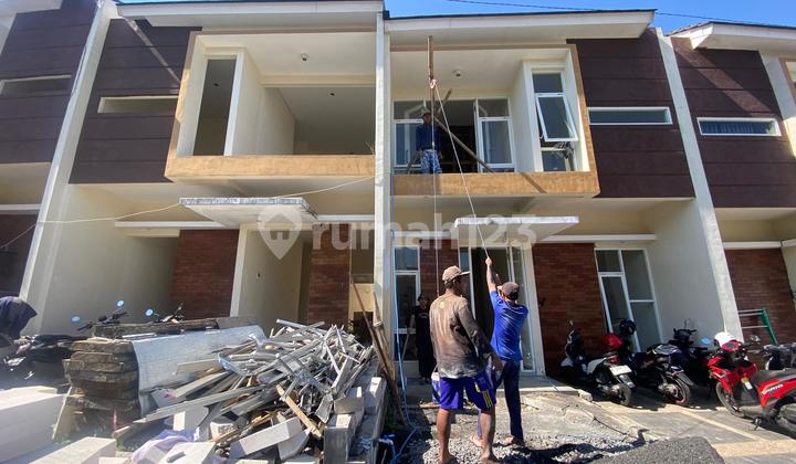 Villa Modern Batu Investasi Terbaik Area Wisata Row Jalan 6M