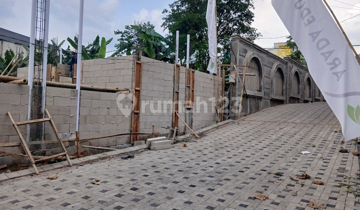 Rumah Malang Kost 2 Lantai, SHM, Dekat Universitas Kota Malang