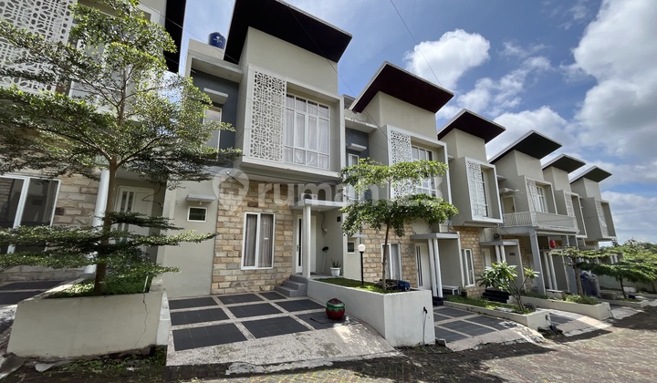 Full Furnished, Rumah, 2 Lantai, SHM, Dekat Taman Kota Full Furnished, Rumah, 2 Lantai, SHM, Dekat Taman Kota