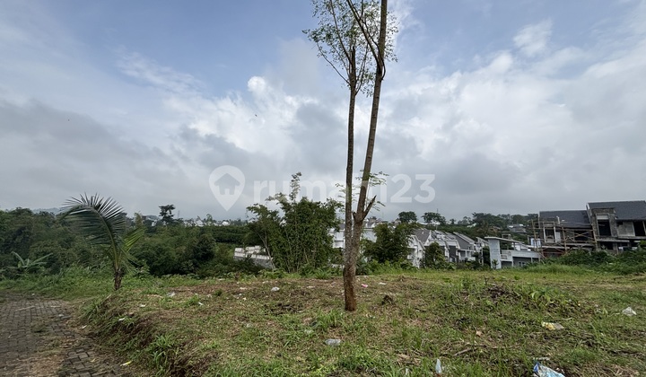 Strategic Land with Access for 2 Cars, Ready for Name Transfer, Suitable for Building Residences