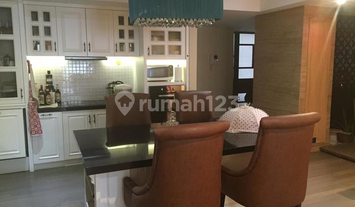 Conjoint Unit Mewah 4Br di Verde One - Rare Listing di Kuningan