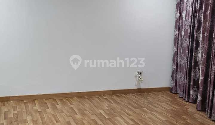 Rumah Green Lake 180 M2 Semi Furnished 2