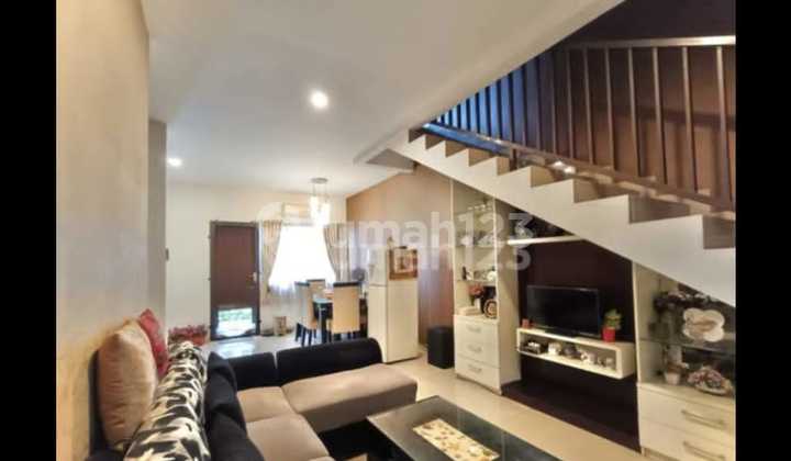Dijual Cepat !! Rumah di Jl. Nusa Jaya Bintaro