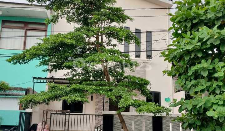 Rumah Cantik Dijual di Bukit Golf Cibubur River Side