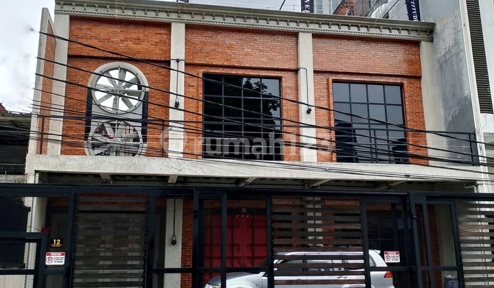Rumah Bergaya Industrial (Man Cave)Siap Huni di Setia Budi Kuningan Jakarta Selatan