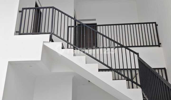 Rumah 2 Lantai Siap Huni di Tengah Kota 2