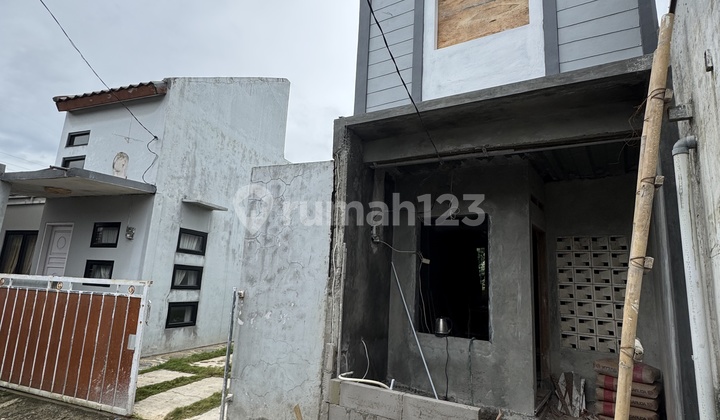 Rumah 2 Lantai Dekat Stasiun Depok 2