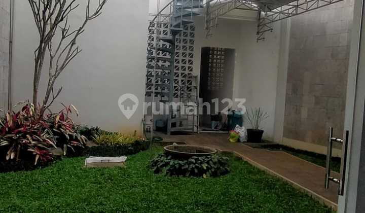 Jual Rumah Mainroad Ciumbuleuit Dekat Kampus Unpar, Cocok U Kost