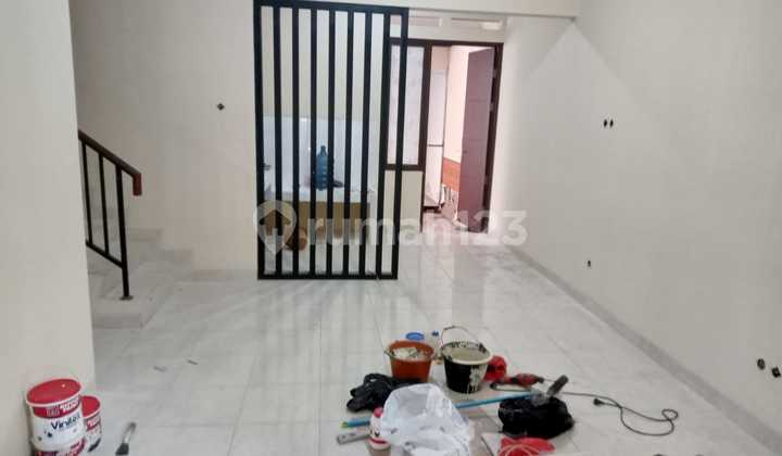 Disewakan Rumah 2 Lantai di Cluster Taman Sari - Harapan Indah Bekasi