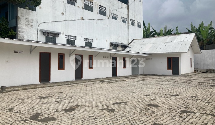 Rumah/Tempat Usaha di Jl. Dr. Suratmo 108.Baru Renov.bebas Banjir